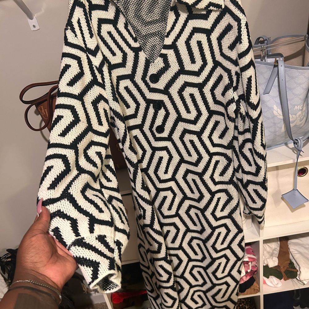 Black and White Geometric Knit Cardigan